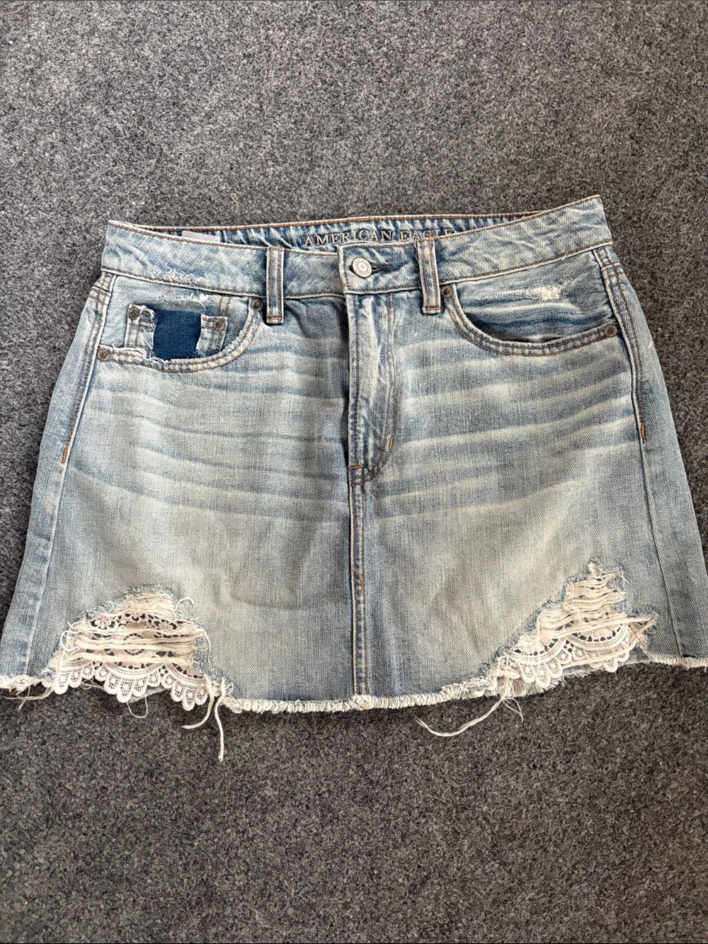 American Eagle Outfitters Light Blue Denim Mini Skirt with Lace Insets - Size 6
